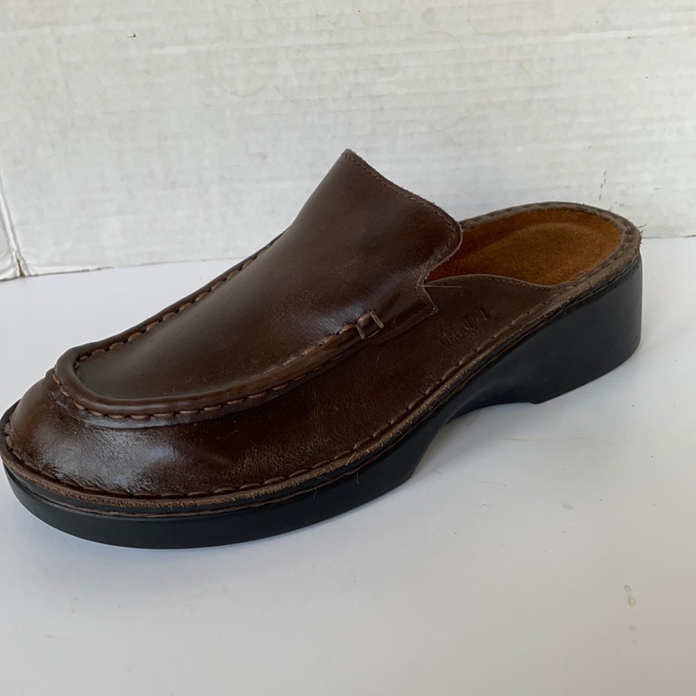 NAOT sz 39 brown leather clog